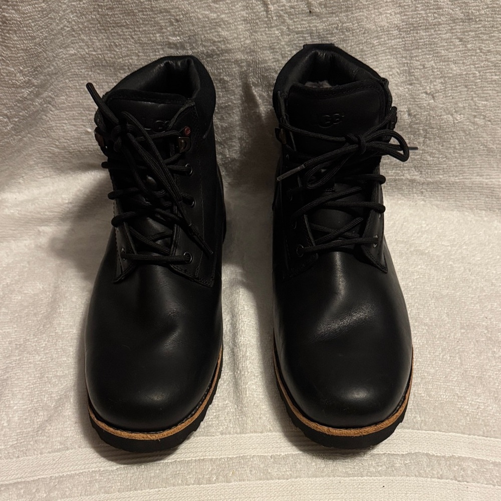 UGG Men's Black Leather Boots - Size 11